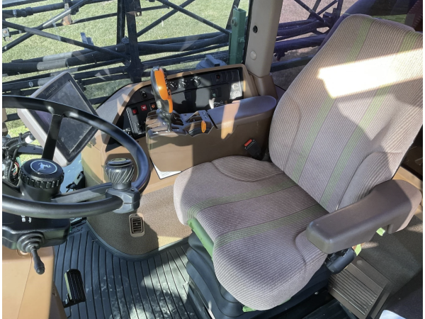 Самохідний обприскувач John Deere 4730 (2012)