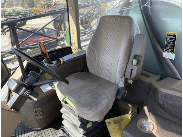 Самоходный опрыскиватель John Deere 4730 (2009)