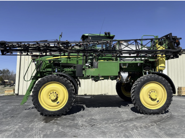 Самоходный опрыскиватель John Deere 4730 (2009)