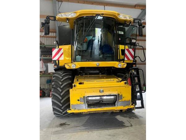 Комбайн New Holland CR8080 (2013)