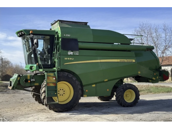 Комбайн John Deere W440 (2015)