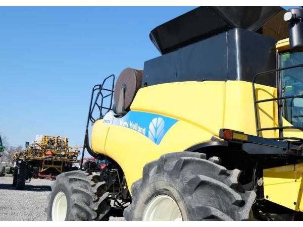 Комбайн New Holland CR 9070 (2011)