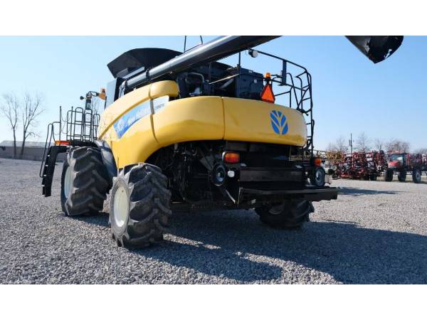 Комбайн New Holland CR 9070 (2011)
