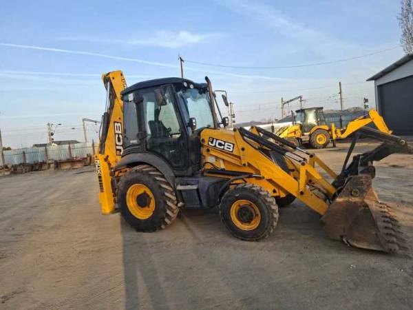 Екскаватор-навантажувач JCB 3CX (2011)
