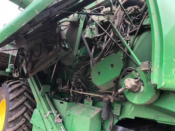 Комбайн John Deere T670 (2007)