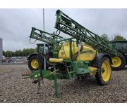Причіпний обприскувач John Deere 732