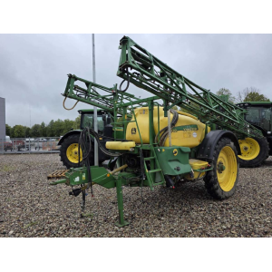 Прицепной опрыскиватель John Deere 732 (2007)