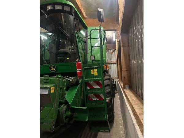 Комбайн John Deere 9560 WTS (2003)