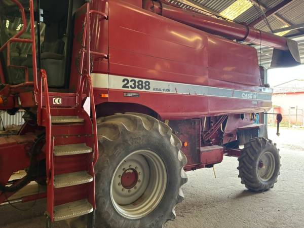Комбайн Case IH 2388 (2000)