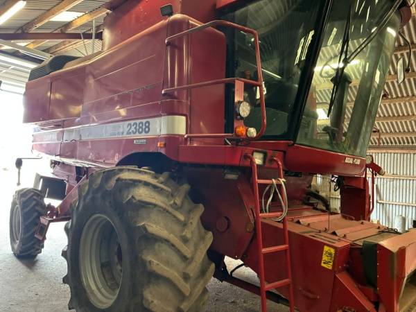 Комбайн Case IH 2388 (2000)