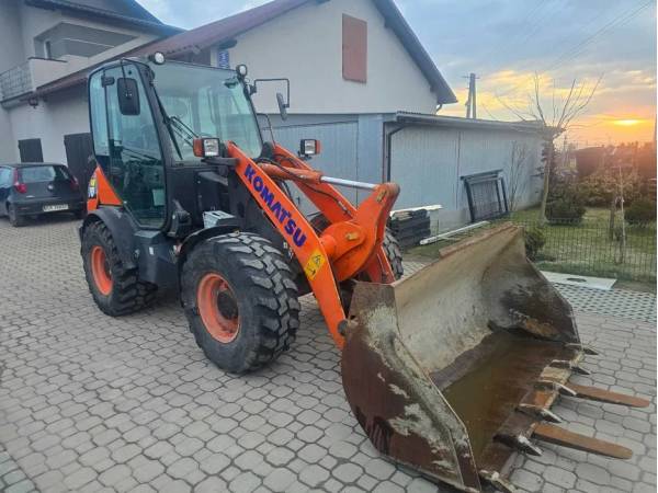 Екскаватор-навантажувач Komatsu WA70-7 (2015)