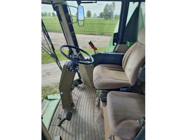 Комбайн John Deere 2064 (1996)