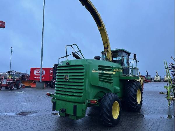 Кормозбиральний комбайн John Deere 7300 (2005)