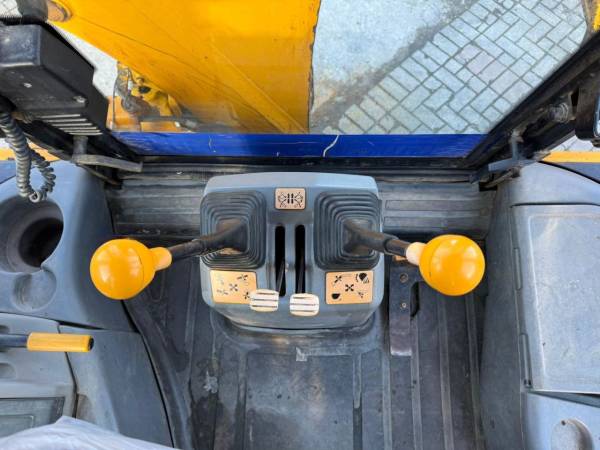 Экскаватор-погрузчик JCB 3CX (2001)