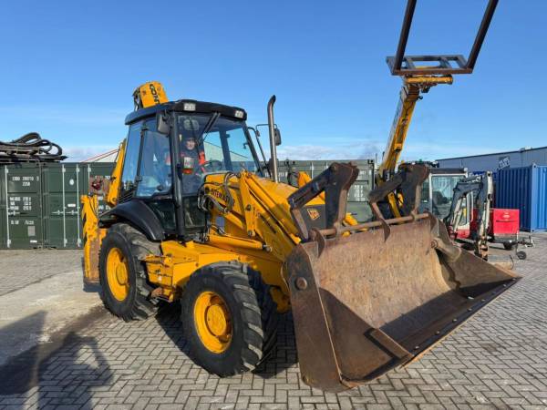 Экскаватор-погрузчик JCB 3CX (2001)