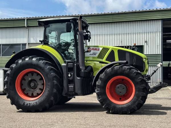 Трактор Claas Axion 950 (2014)
