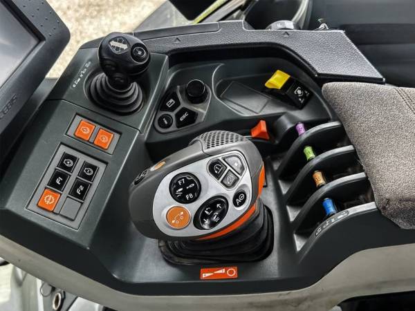 Трактор Claas Axion 950 (2014)