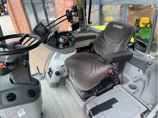 Трактор Claas Axion 830 (2017)