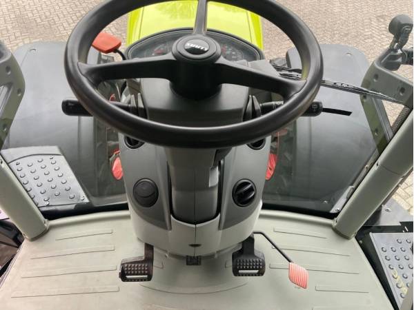 Трактор Claas Axion 830 (2017)