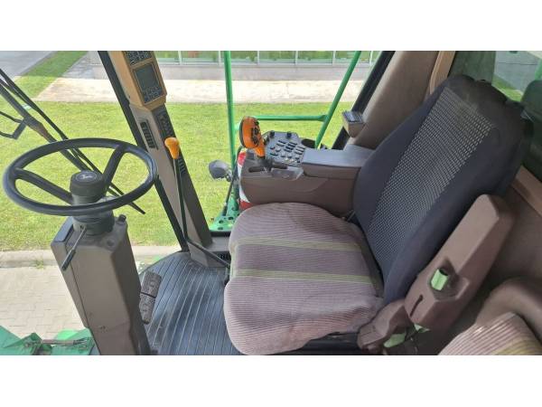 Комбайн John Deere W550 (2008)