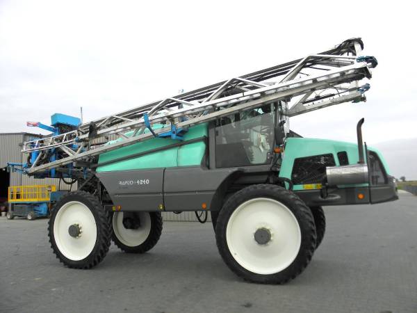 Самохідний обприскувач Berthoud Raptor 4240 (2013)