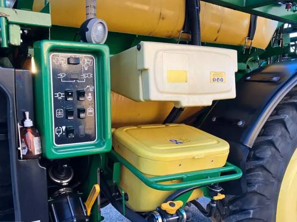 Самохідний обприскувач John Deere 5430i (2011)