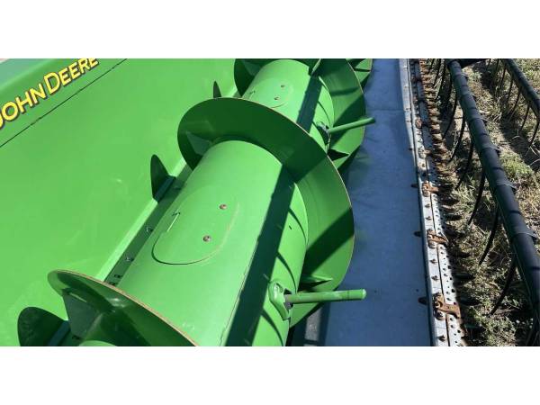Жниварка John Deere 635F (2013)