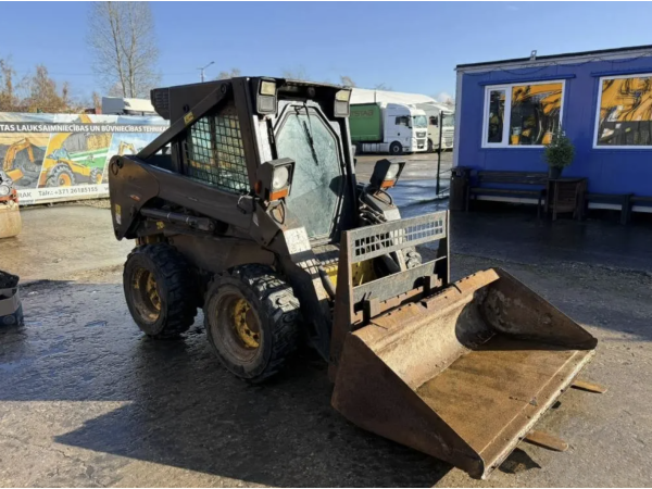 Минипогрузчик New Holland LS170 (2005)