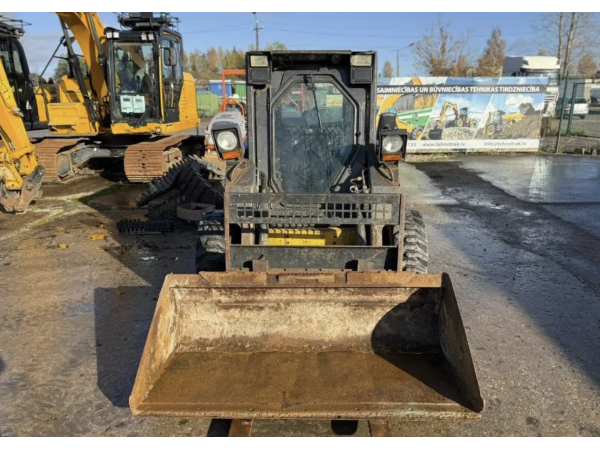 Минипогрузчик New Holland LS170 (2005)