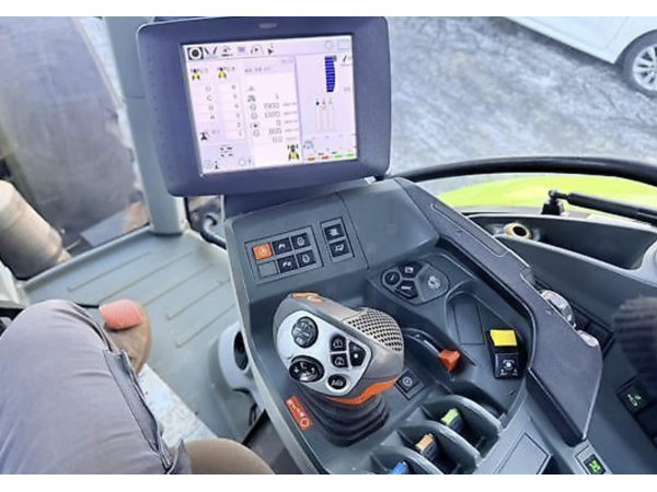 Трактор Claas Arion 620 (2013)