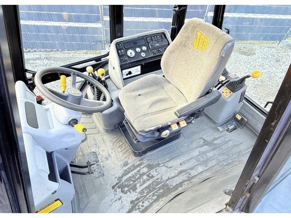 Экскаватор-погрузчик JCB 3CX (2001)