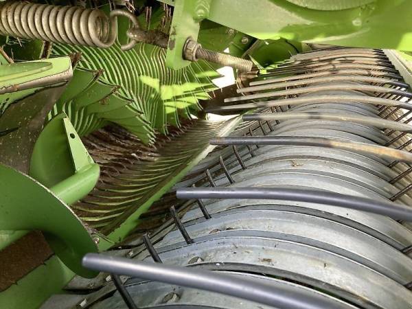 Прес-підбирач Krone Comprima F 155 XC (2018)