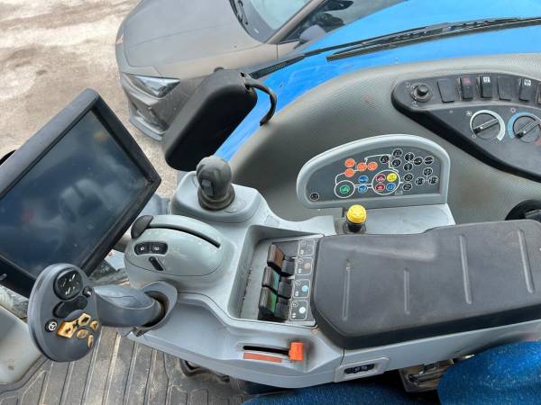 Трактор New Holland T8.330 (2012)