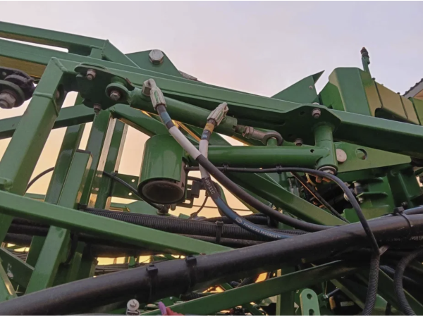 Опрыскиватель John Deere M944i (2021)