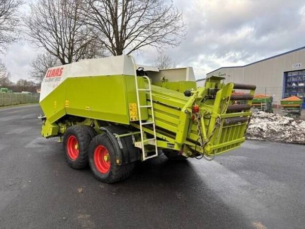 Прес-підбирач Claas Quadrant 2200 RC (2003)