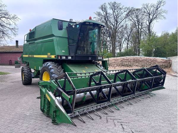 Комбайн John Deere 2264 (1998)
