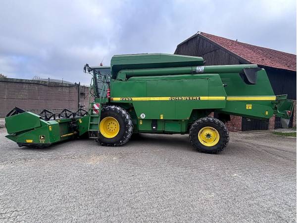 Комбайн John Deere 2264 (1998)