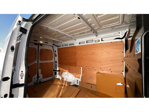Автомобіль Renault Master E-Tech (2025) 