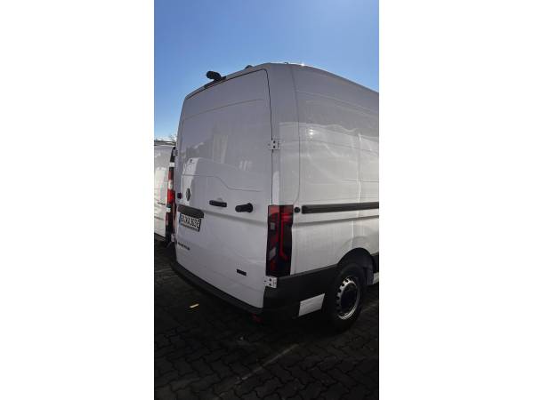 Автомобіль Renault Master E-Tech (2025) 