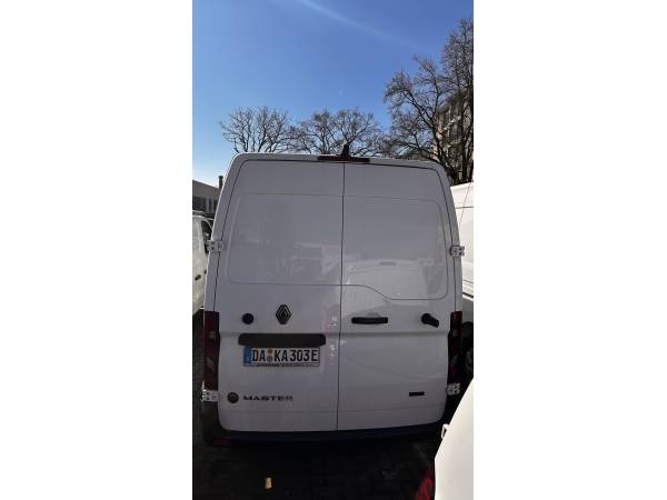 Автомобіль Renault Master E-Tech (2025) 