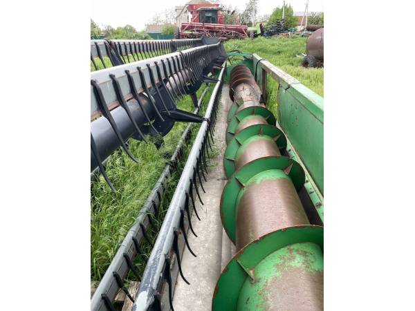 Жниварка John Deere 925F 