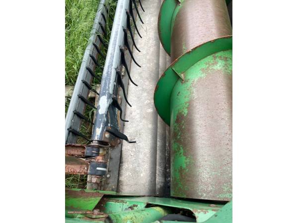 Жниварка John Deere 925F 
