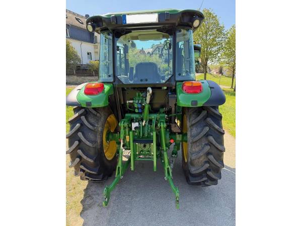 Трактор John Deere 5075M (2023)