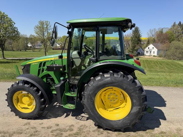 Трактор John Deere 5075M (2023)