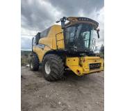 Комбайн New Holland CR 890
