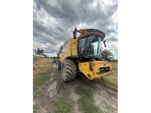 Комбайн New Holland CR 890 (2021)