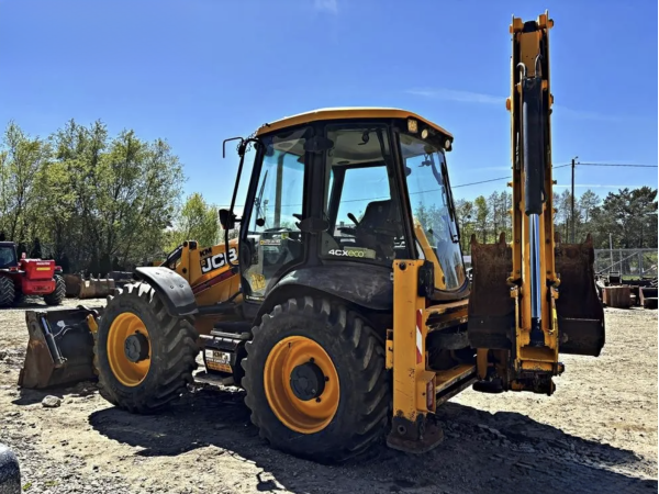 Экскаватор-погрузчик JCB 4CX (2010)