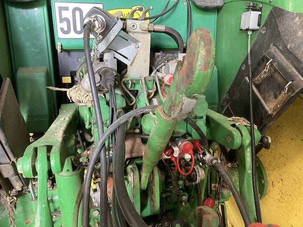 Трактор John Deere 6920 (2002)