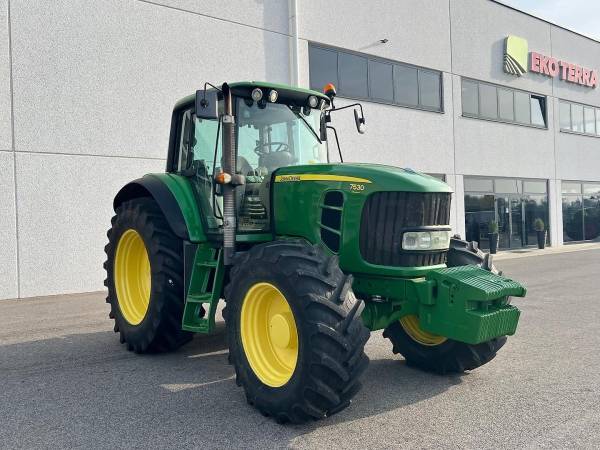 Трактор John Deere 7530 Premium (2011)