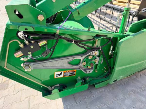 Жатка John Deere 630F HydraFlex (2010)